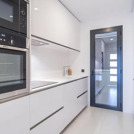 Stunning In With 2 Bedrooms, Wifi And Outdoor Swimming Pool