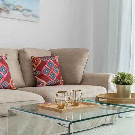 Stunning In With 2 Bedrooms, Wifi And Outdoor Swimming Pool * 에스테포나