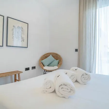Stunning In With 2 Bedrooms, Wifi And Outdoor Swimming Pool 아파트 에스테포나